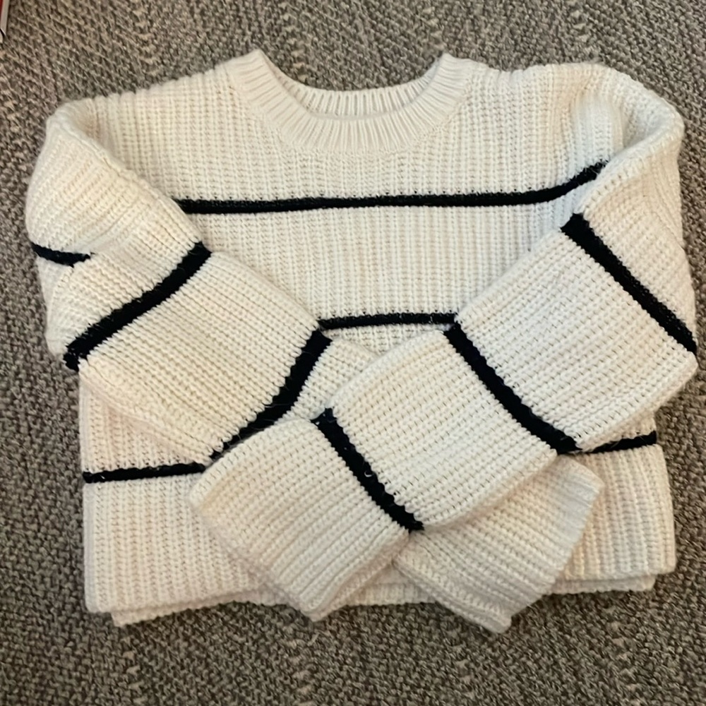 Moon & Madison White and Blue Striped Sweater Cropped